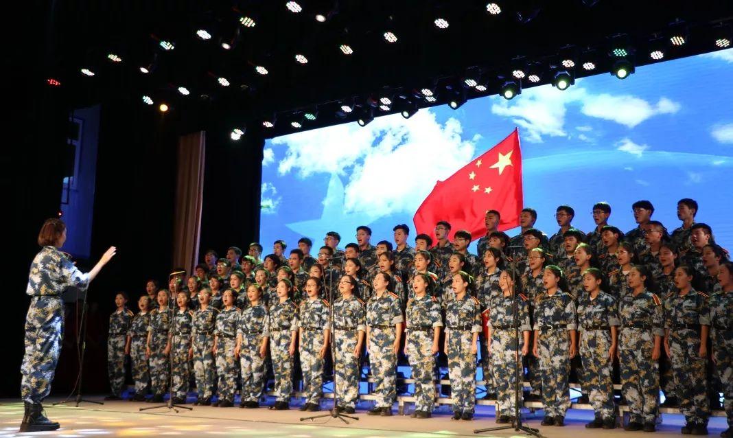 男生发问号是什么意思？女生该怎么回？游戏画面